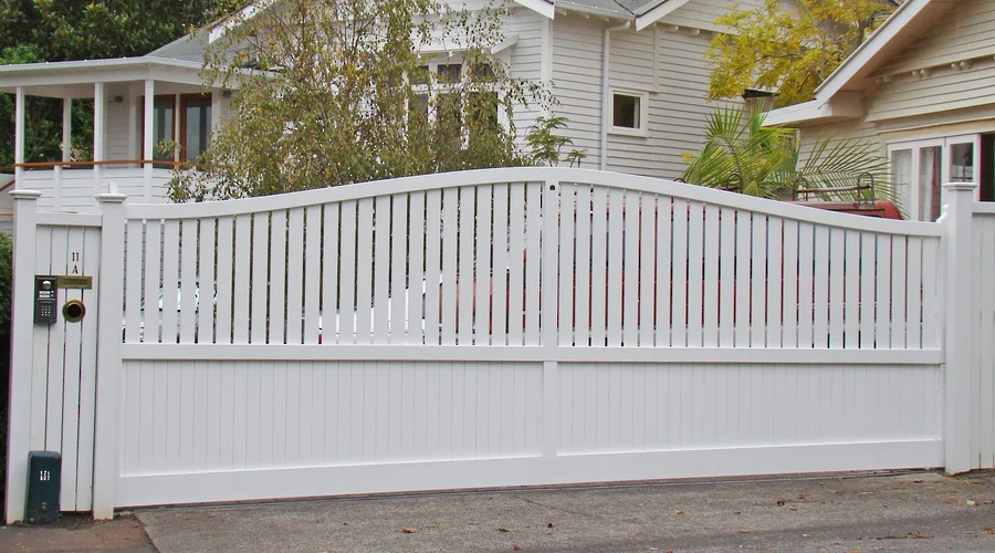 Cleve Gate finished timber gate photo