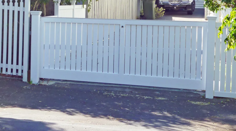 Coler Gate finished timber gate photo