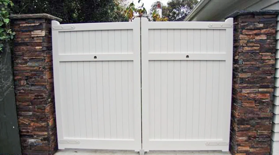 Emerald Gate finished timber gate photo