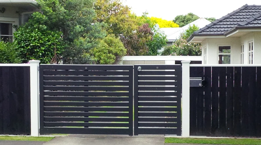 Finlay Gate finished timber gate photo