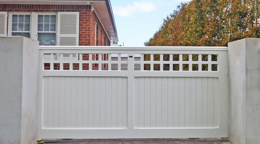 Hopeton Gate finished timber gate photo