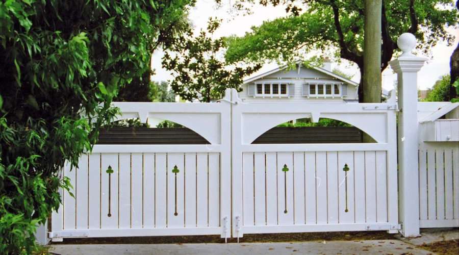 Penola Gate finished timber gate photo