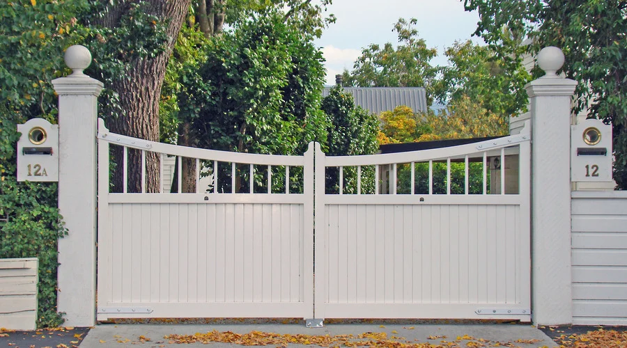 Robe Gate finished timber gate photo